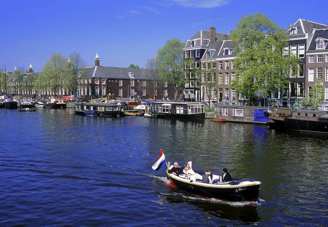 Über den Wolken von Amsterdam